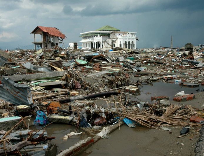 Massive 8.8‑Magnitude Quake Strikes Russia’s Kamchatka—Tsunami Waves Hit Hawaii and Japan